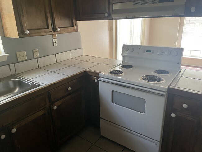 Foto del edificio - 16534 George Oneal Rd