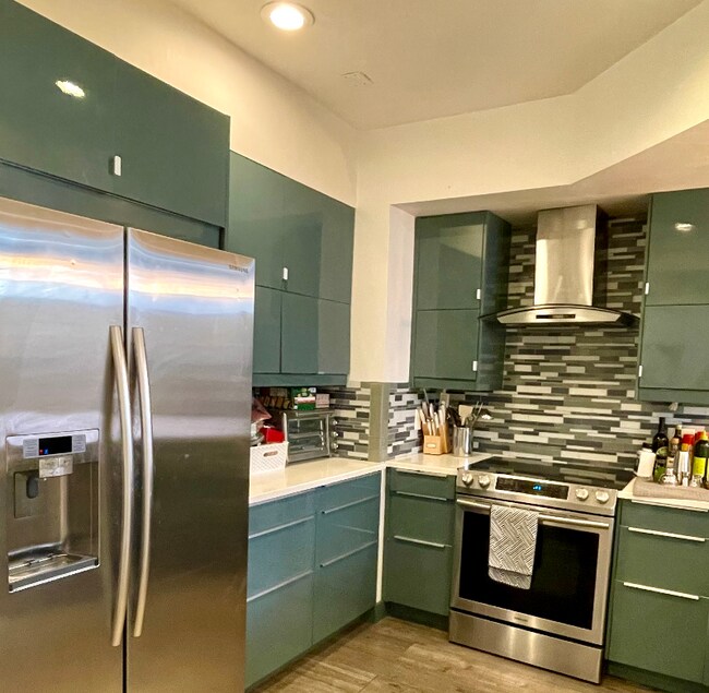 Building Photo - 12 Braemore Rd