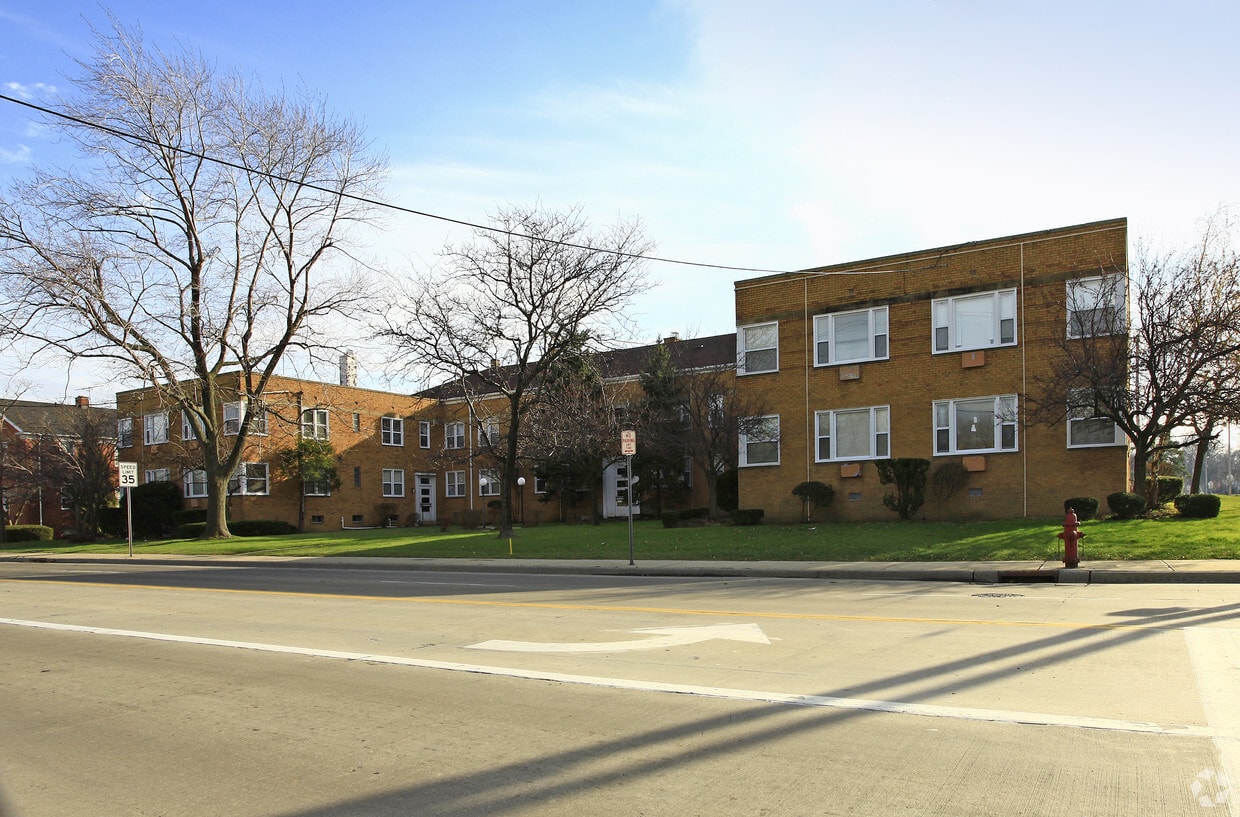 Primary Photo - WJM Cedar Apartments
