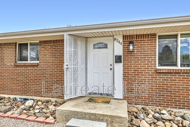 Building Photo - 8344 Charlotte Way