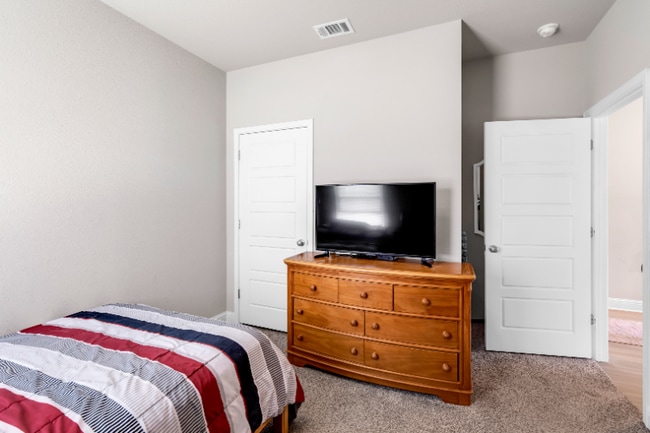 Foto del edificio - 5371 Leeds Ln
