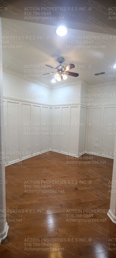 Building Photo - Roseville (Highland Park) 3 Bed Plus Den/O...