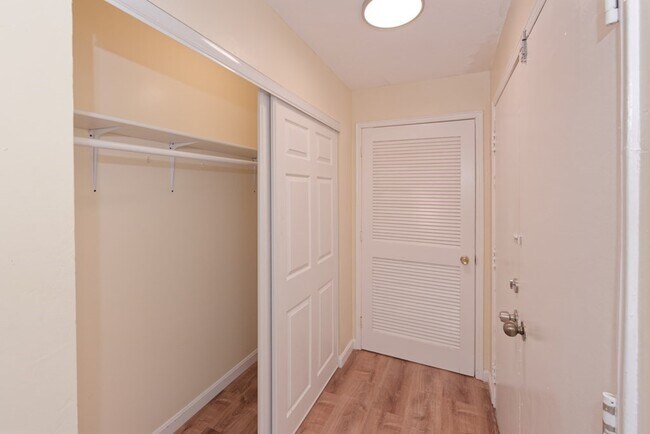 Building Photo - 18 Wrentham Rd