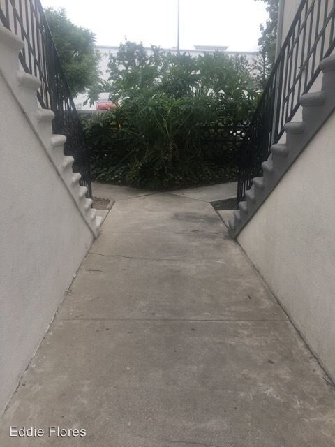 Foto del edificio - 8925 La Puebla Ave