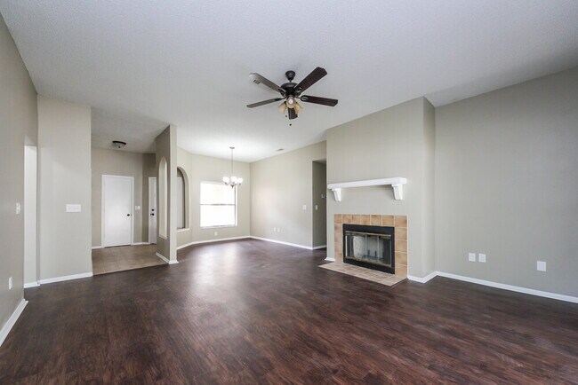 Building Photo - 634 Arbukle Ct