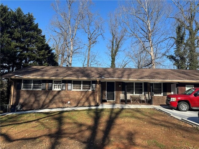 Foto del edificio - 5971 Robin Hood Ln