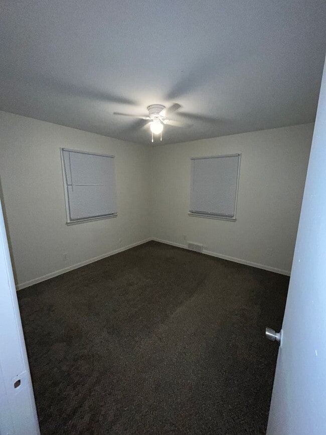 Foto del edificio - Agent Interest