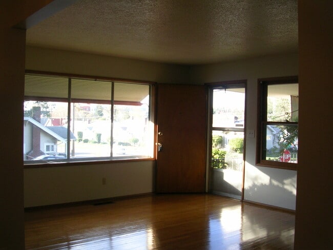 Building Photo - 266