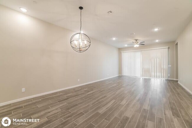 Building Photo - 14045 W Desert Flower Dr, Goodyear, AZ 85395