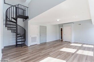 Building Photo - 160 Lafayette St