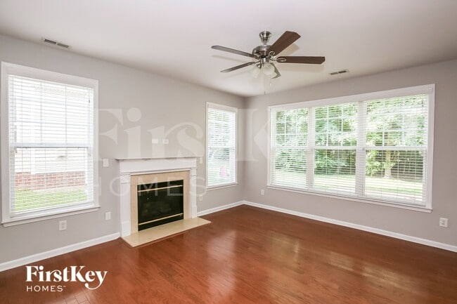 Foto del edificio - 12300 Backwater Dr