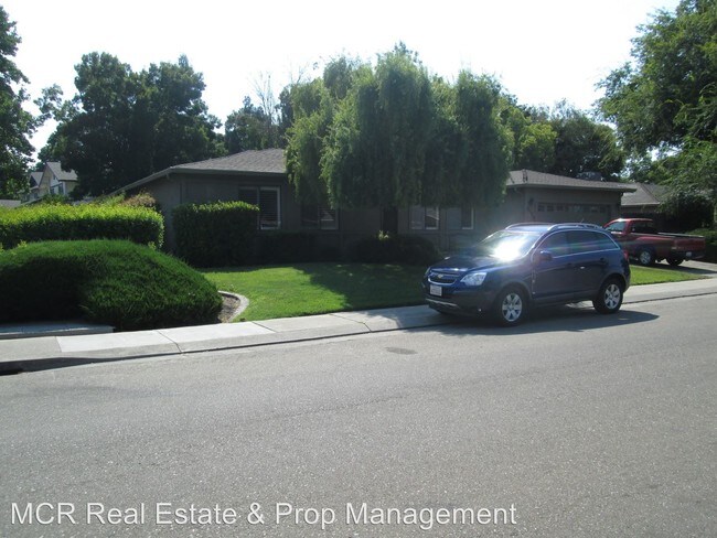 Building Photo - 4 br, 3 bath House - 5403 PASSERO WAY