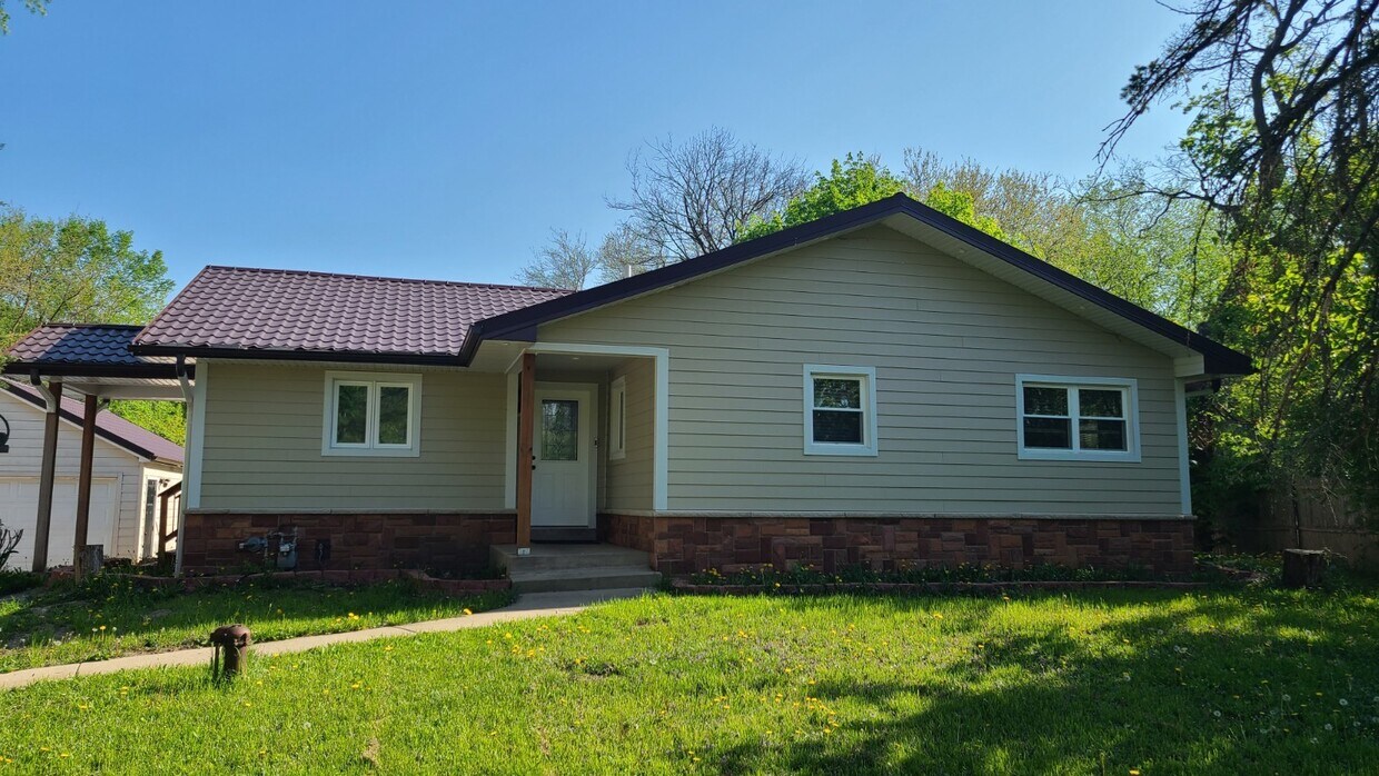 Primary Photo - 22W337 Thorndale Ave