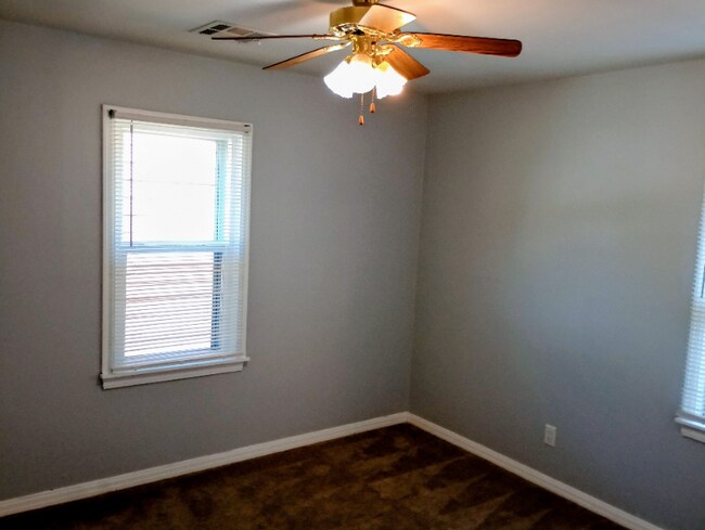 Building Photo - 312 Wilson Dr