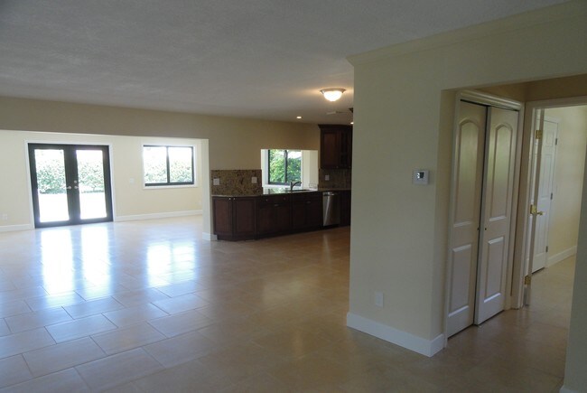 Foto del edificio - 435 Pine Villa Dr