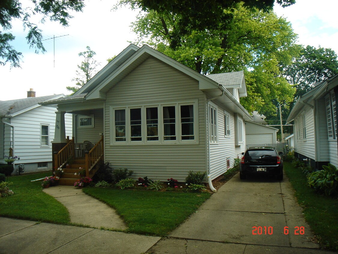 725 Arthur Ave, Racine, WI 53405 House Rental in Racine, WI