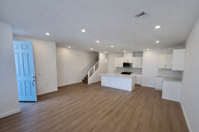 Building Photo - Gorgeous Newly Constructed Townhome
