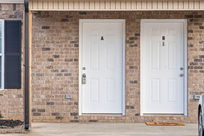 Building Photo - 3277 Tower Dr