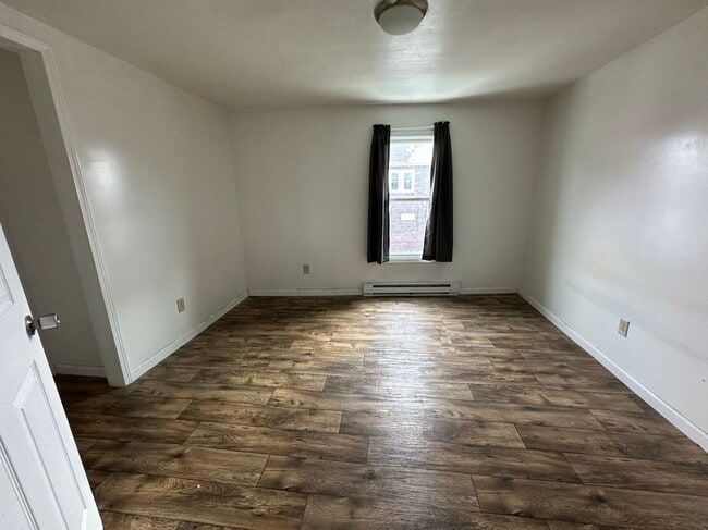 Building Photo - 107 W Pulteney St