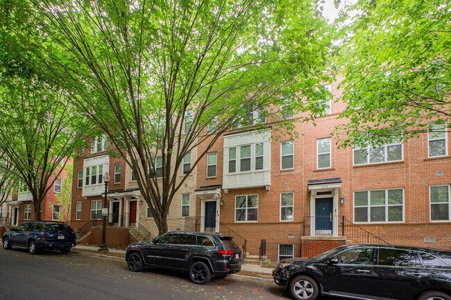 Building Photo - 2501 Sayles Pl SE