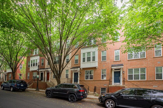 Building Photo - 2501 Sayles Pl SE