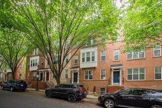 Building Photo - 2501 Sayles Pl SE