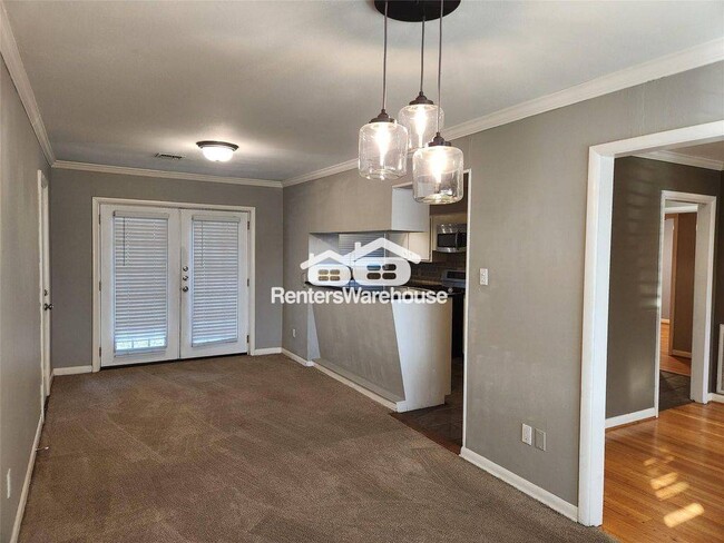 Foto del edificio - 6418 Woodbrook Ln