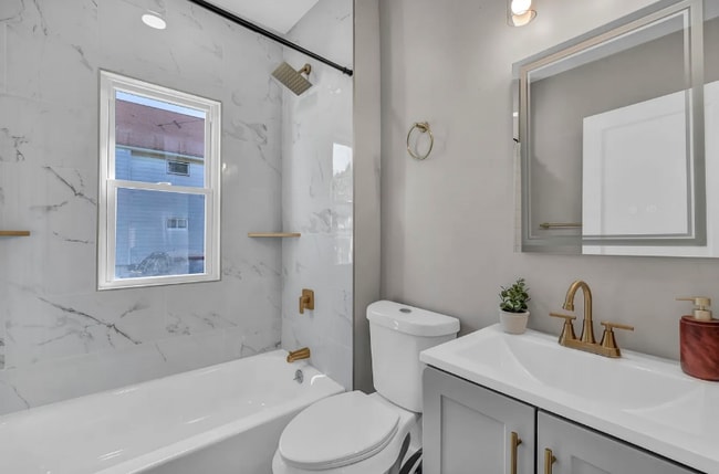 Building Photo - 11125 Melba Ave