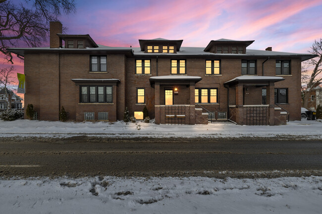 Building Photo - 10115 E Vernor Hwy