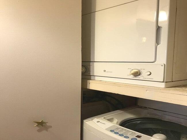 Foto del edificio - 87-08 Justice Ave