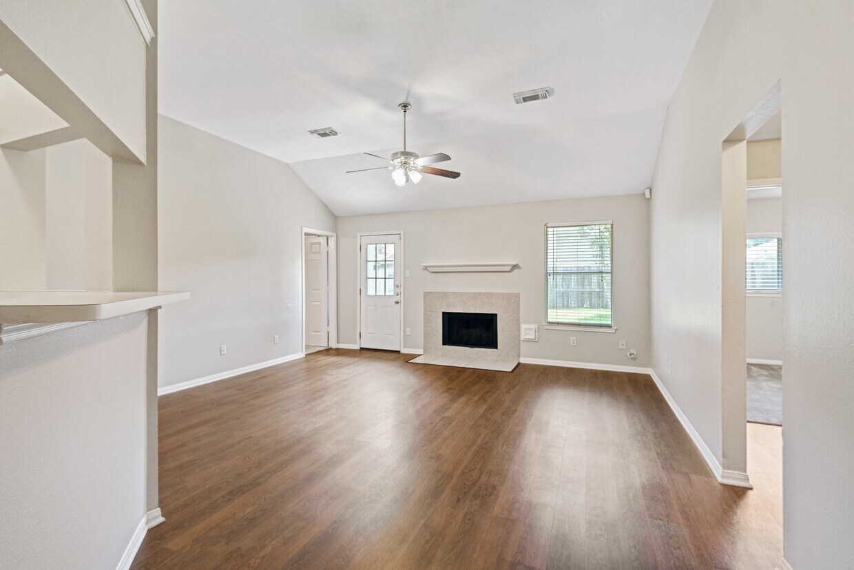 Building Photo - 3006 Quail Run Dr