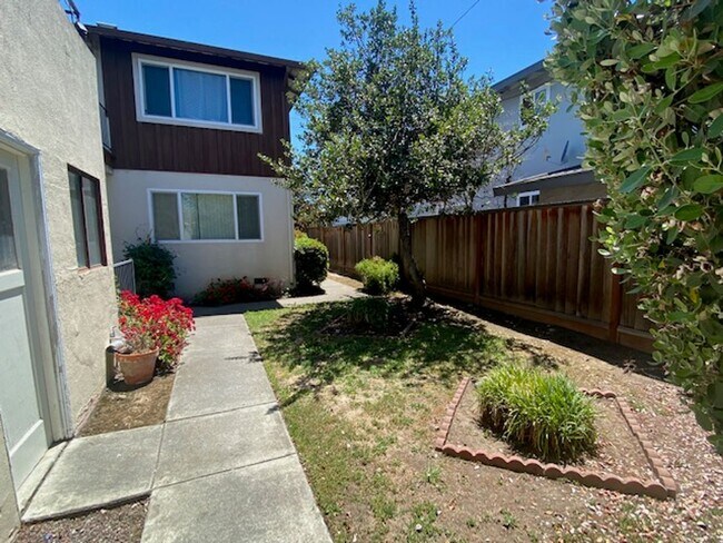 Foto del edificio - 3158 Moorpark Ave