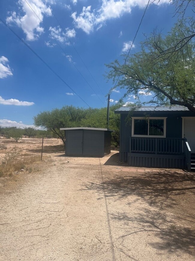 Building Photo - Cozy remodeled 2 Bedroom 1 Bathroom Cottag...