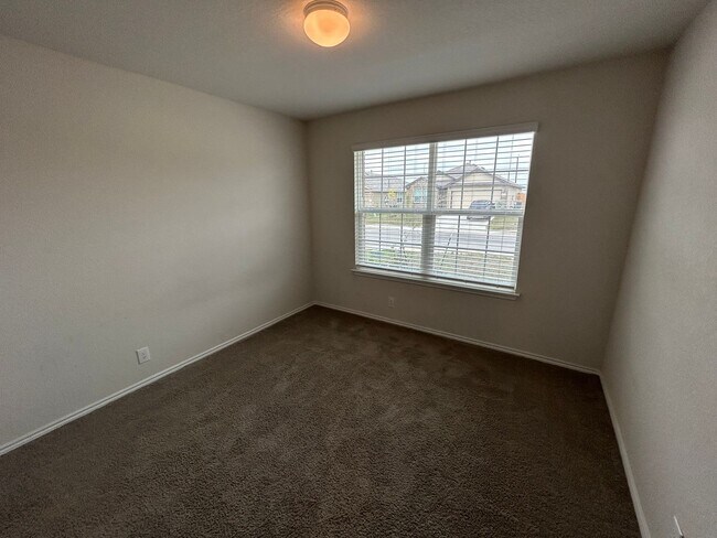 Foto del edificio - **APPLICATION RECEIVED** *COMING SOON* Lovely 3 Bedroom/ 2 Bath Home In Converse, TX!