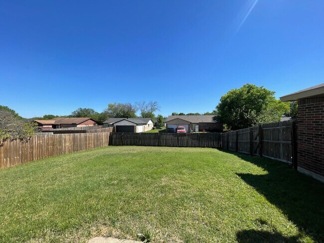 Building Photo - Perfect Home for you!