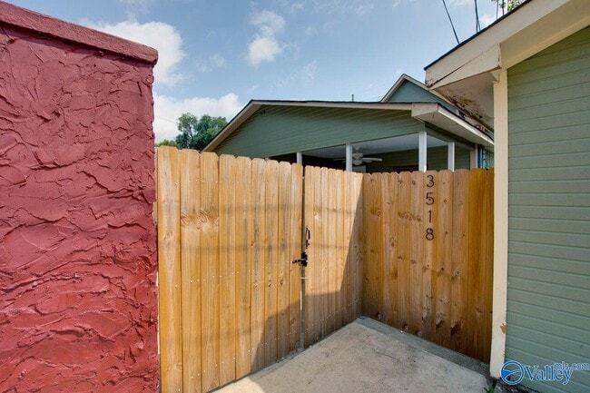 Building Photo - 3518 SW Triana Blvd