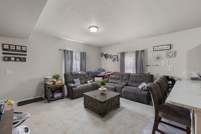 Building Photo - Modern 3 Bed Townhome with Garage – Water ...