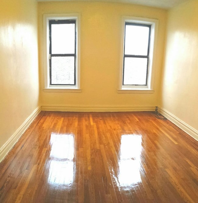 Building Photo - 474 E 98th St