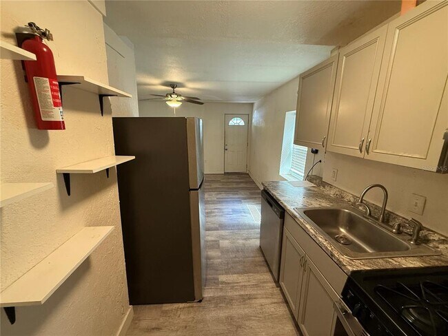 Foto del edificio - 324 NW 19th St