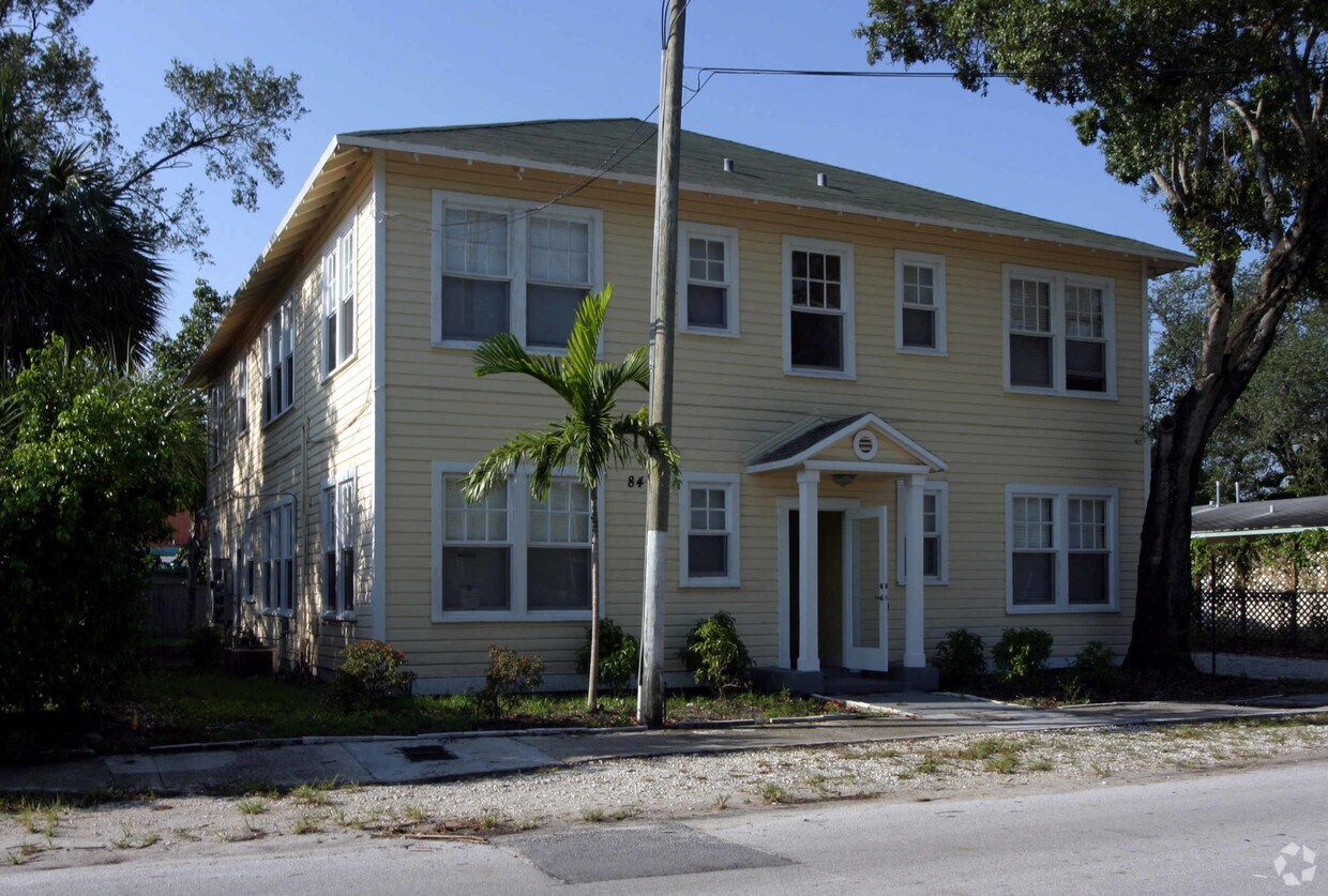 Foto del edificio - 842 Himmarshee St