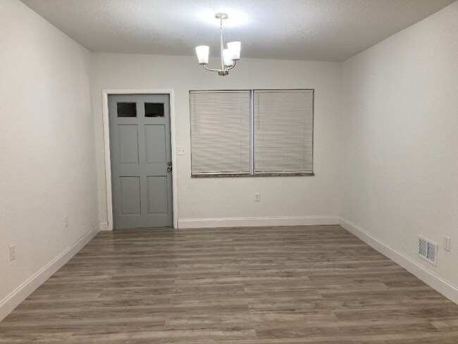 Building Photo - 4925 S 83rd St