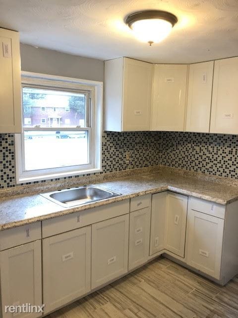 Building Photo - 1 br, 1 bath  - 536 Eastern St Unit E14