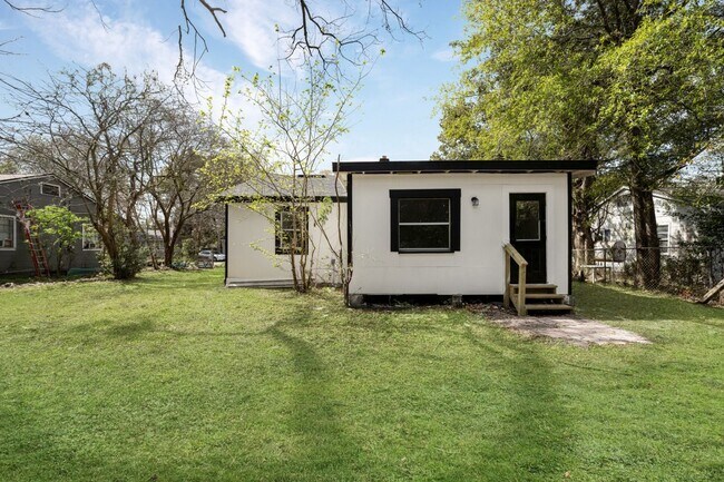 Foto del edificio - 1227 Dena St