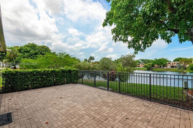Foto del edificio - 6653 SW 140th Ave
