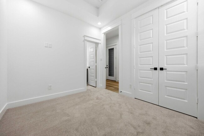 Building Photo - 6627 Katarani Dr