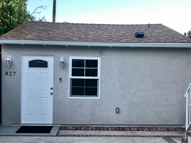 Building Photo - 825 S Sunset Canyon Dr
