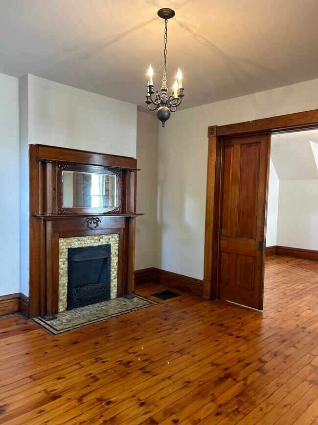 Sala de estar - 118 E Kossuth St