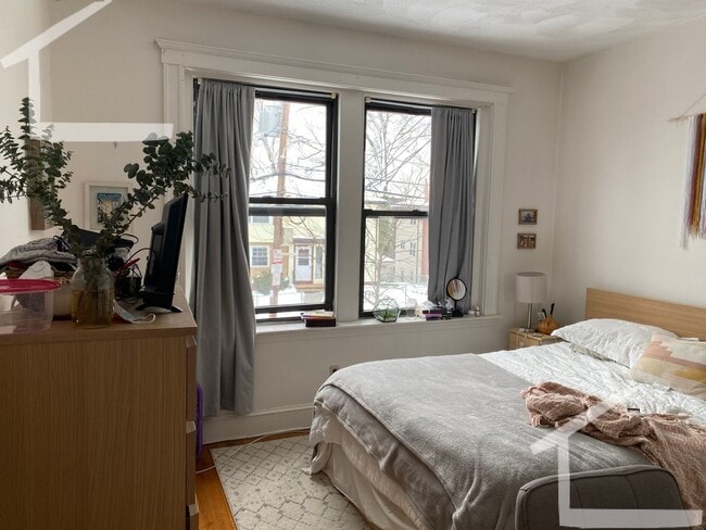 Foto del edificio - Renovated Brighton 4 Bed/2 Bath on Brookli...