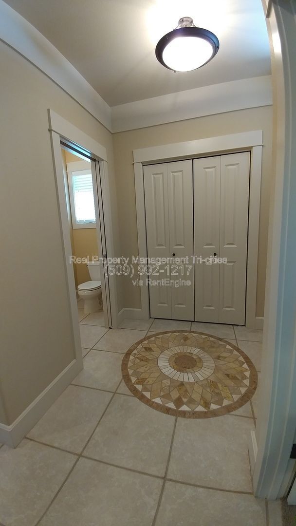 Foto del edificio - 459 Columbia Point Dr