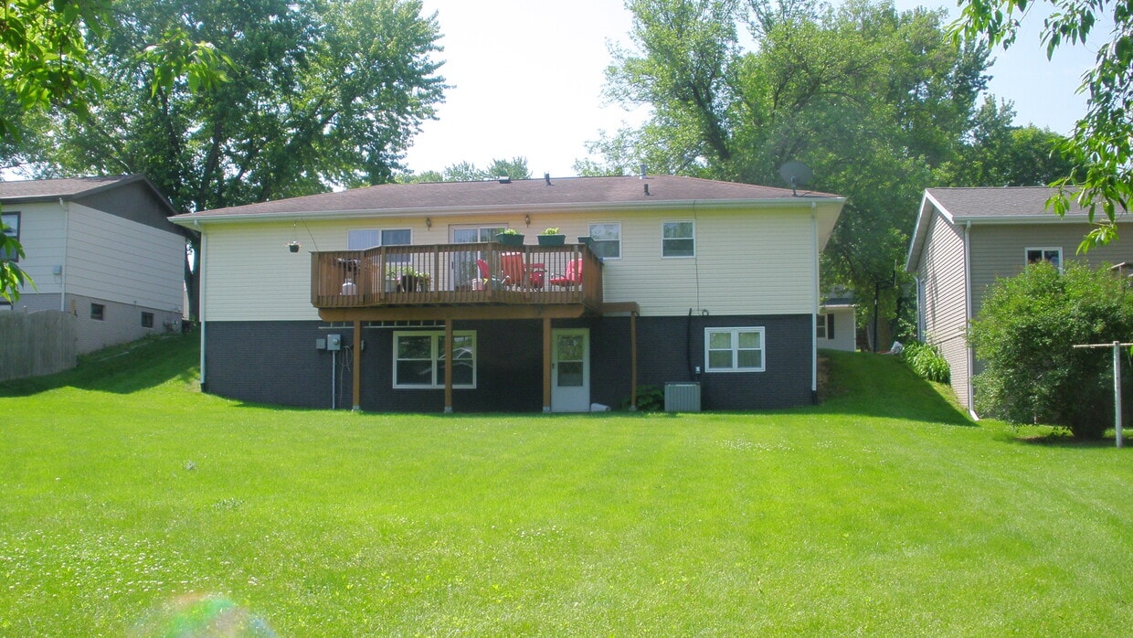 Building Photo - 2670 Marywood Dr